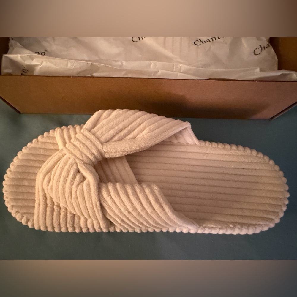 Cozy Cream Knotted Slippers